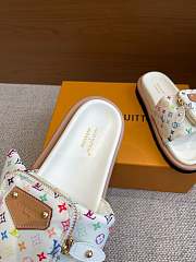 Fortok Louis Vuitton Pool Pillow Comfort Flat Sandals White Multicolor - 5