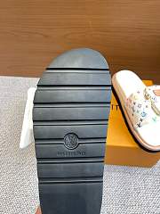 Fortok Louis Vuitton Pool Pillow Comfort Flat Sandals White Multicolor - 3