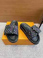Fortok Louis Vuitton Pool Pillow Comfort Flat Sandals Black Multicolor - 3