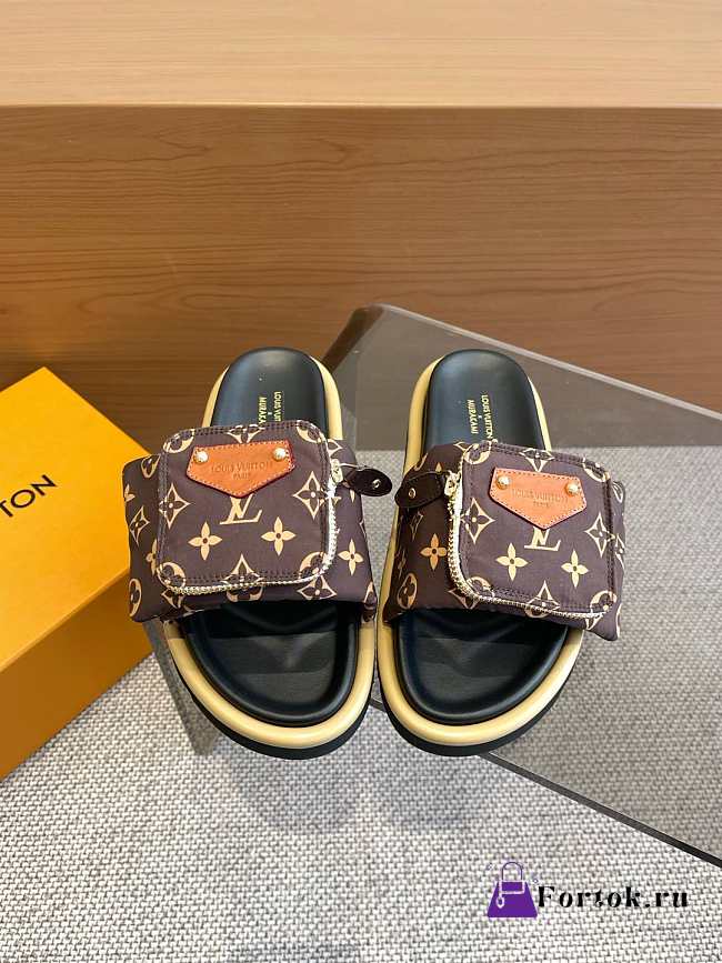 Fortok Louis Vuitton Pool Pillow Comfort Flat Sandals Brown - 1
