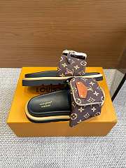 Fortok Louis Vuitton Pool Pillow Comfort Flat Sandals Brown - 3