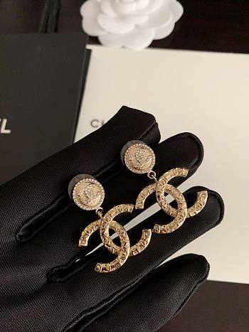 Fortok Chanel Embossed Letter CC Earrings