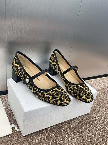 Fortok Dior Embroidery Raglan Pattern Pearl Button Shoes