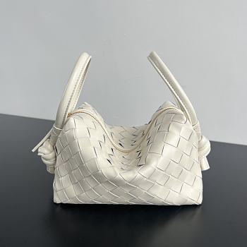Fortok Bottega Veneta Loop Bag Cream 796615 19x12x9cm