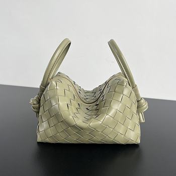 Fortok Bottega Veneta Loop Bag Light Green 796615 19x12x9cm