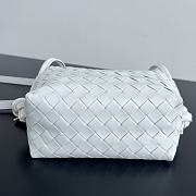 Fortok Bottega Veneta Loop Bag White 796615 19x12x9cm - 2