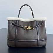 Fortok Bottega Veneta Andiamo Small Leather-Shearling Top-Handle Bag 743572 32.5x24x12cm - 1