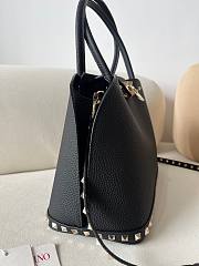 Fortok Valentino Garavani Rockstud Grained Calfskin Bag Black 22073L 28x21x14cm - 5