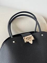 Fortok Valentino Garavani Rockstud Grained Calfskin Bag Black 22073L 28x21x14cm - 4