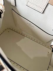Fortok Valentino Garavani Rockstud Grained Calfskin Bag White 22073L 28x21x14cm - 6