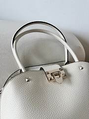 Fortok Valentino Garavani Rockstud Grained Calfskin Bag White 22073L 28x21x14cm - 5