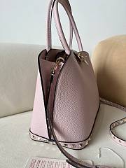 Fortok Valentino Garavani Rockstud Grained Calfskin Bag Pink 22073L 28x21x14cm - 5