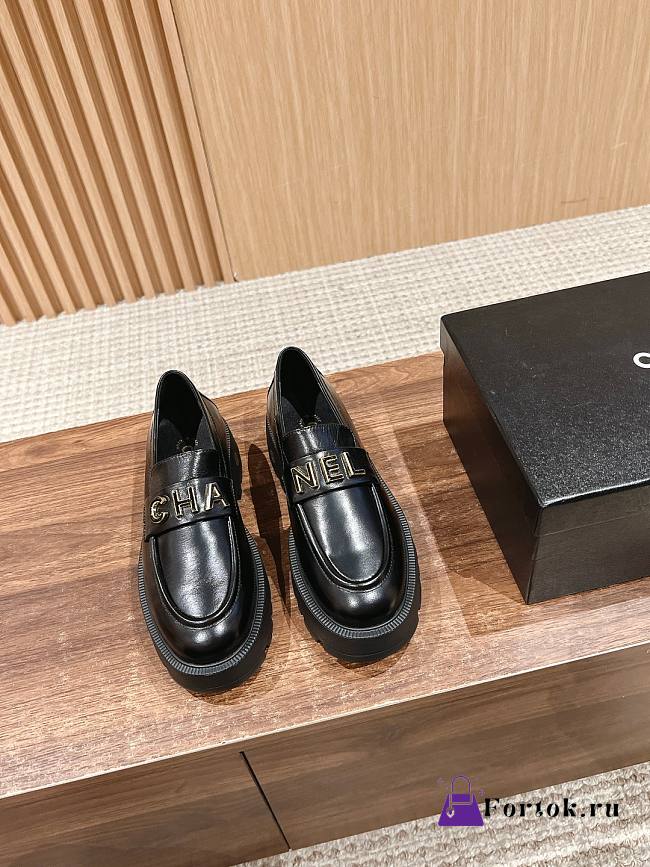 Fortok Chanel Letter Buckle Loafers Black - 1