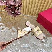 Fortok Valentino VLogo Raffia-Trimmed Leather Slides Pink - 4