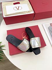 Fortok Valentino Garavani Viva Superstar Leather Slides Black & Silver - 6