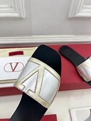 Fortok Valentino Garavani Viva Superstar Leather Slides Black & Silver - 4