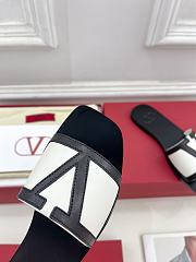 Fortok Valentino Garavani Viva Superstar Leather Slides Black & White - 6