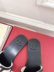 Fortok Valentino Garavani Viva Superstar Leather Slides Black & White - 3
