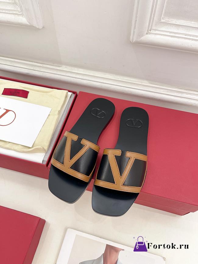Fortok Valentino Garavani Viva Superstar Leather Slides Black & Brown - 1