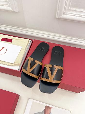 Fortok Valentino Garavani Viva Superstar Leather Slides Black & Brown