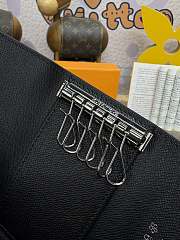 Fortok Louis Vuitton x TM 6 Key Holder Black M14092 12x7x2cm - 5