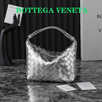 Fortok Bottega Veneta Wallace Shoulder Bag Silver 80847 20×13×9.5cm