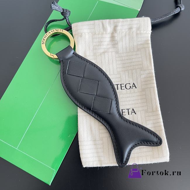 Fortok Bottega Veneta Fish-shaped Keychain Black - 1