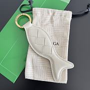 Fortok Bottega Veneta Fish-shaped Keychain White - 5