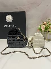 Fortok Chanel 23P Patent Calfskin Resin Quilted CC Heart Clutch 15x13x2cm - 3