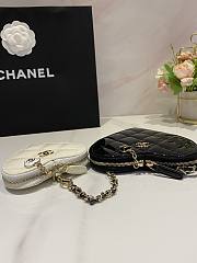 Fortok Chanel 23P Patent Calfskin Resin Quilted CC Heart Clutch 15x13x2cm - 4