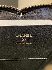 Fortok Chanel 23P Patent Calfskin Resin Quilted CC Heart Clutch 15x13x2cm - 2