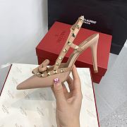 Fortok Valentino Rockstud Bow Slingback Ballerina In Beige Patent Leather With Tone-On-Tone Studs - 4
