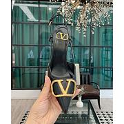 Fortok Valentino Gold Vlogo Signature Black Calfskin Slingback Pump  - 5