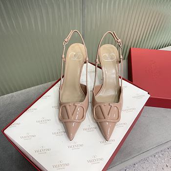 Fortok Valentino Vlogo Beige Patent Leather Slingback Pump 