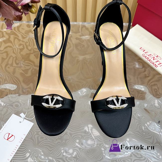 Fortok Valentino Mesh Rivet High-heel Sandals Black - 1