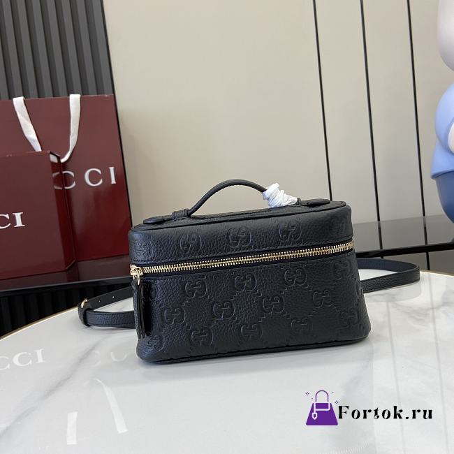 Fortok Gucci GG Emblem Super Mini Handbag Black 815949 20x12x5cm - 1