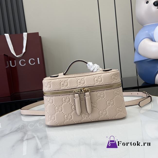 Fortok Gucci GG Emblem Super Mini Handbag Light Pink 815949 20x12x5cm - 1