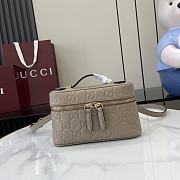 Fortok Gucci GG Emblem Super Mini Handbag Taupe Leather 815949 20x12x5cm - 1