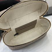 Fortok Gucci GG Emblem Super Mini Handbag Taupe Leather 815949 20x12x5cm - 2