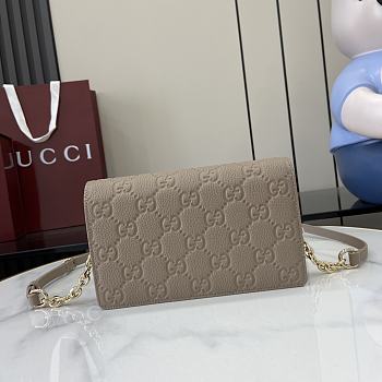 Fortok Gucci GG Emblem Super Mini Shoulder Bag Taupe Leather 818705 20x12.5x4cm