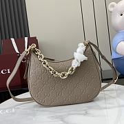 Fortok Gucci GG Emblem Small Shoulder Bag Taupe Leather 815409 25.5x20x5cm - 1