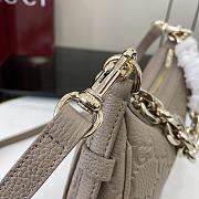 Fortok Gucci GG Emblem Small Shoulder Bag Taupe Leather 815409 25.5x20x5cm - 3