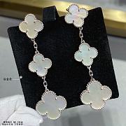 Fortok Van Cleef & Arpels  Three White Four-leaf Clover Earrings in Gold / Silver - 6