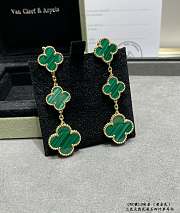 Fortok Van Cleef & Arpels Three Green Four-leaf Clover Earrings in Gold - 4