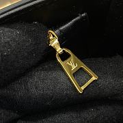 Fortok Louis Vuitton x TM Twist MM Slim Bag Black M13243 23x8x16cm - 5