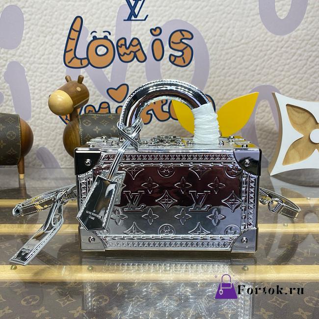 Fortok Louis Vuitton Silver Embossed Box Bag M45673 22.5x14.5x11.5cm - 1