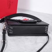 Fortok Valentino Garavani La Grand Deuxieme Toile Shoulder Bag Black 28x25x6cm - 5