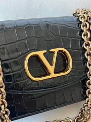 Fortok Valentino Garavani Vain Crocodile Pattern Handbag Black 24x16x8cm - 5
