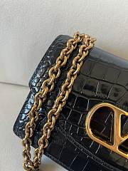 Fortok Valentino Garavani Vain Crocodile Pattern Handbag Black 24x16x8cm - 2