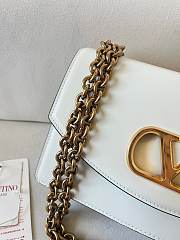  Fortok Valentino Garavani Vain Calfskin Handbag White 24x16x8cm - 5
